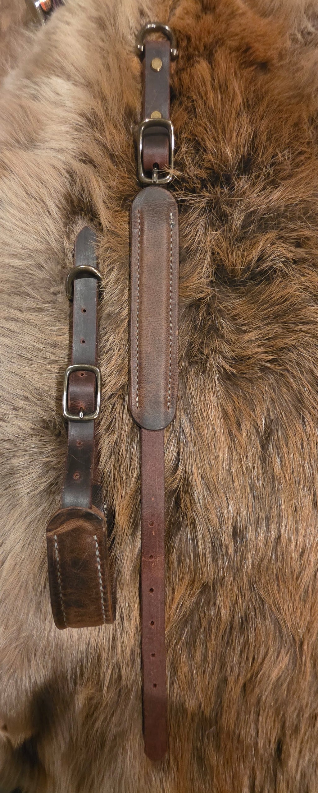 Handmade Leather Headrest Bow Carrier